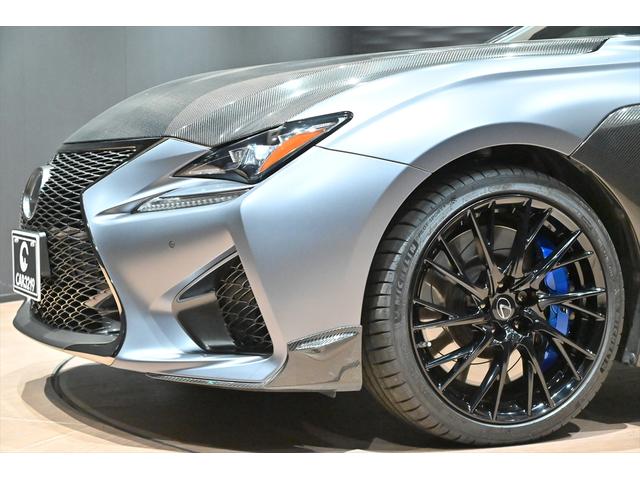 専用装備のカーボンフロントサイドスポイラーでございます！