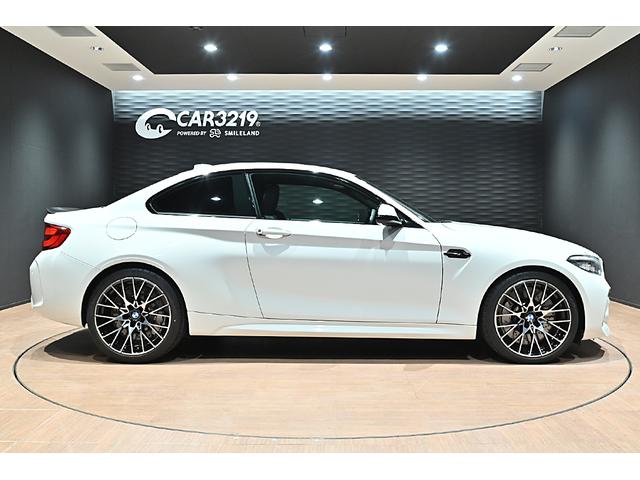 M2 コンペティション ワンオーナー/ハーマンカードン/純正Mパフォーマンスカーボンエアロ/アルピンホワイト/純正19インチAW/アダプティブLEDヘッドライト/Mスポーツブレーキ/シートヒーター/クルコン/バックカメラ(10枚目)