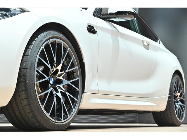 M2 コンペティション ワンオーナー/ハーマンカードン/純正Mパフォーマンスカーボンエアロ/アルピンホワイト/純正19インチAW/アダプティブLEDヘッドライト/Mスポーツブレーキ/シートヒーター/クルコン/バックカメラ(17枚目)