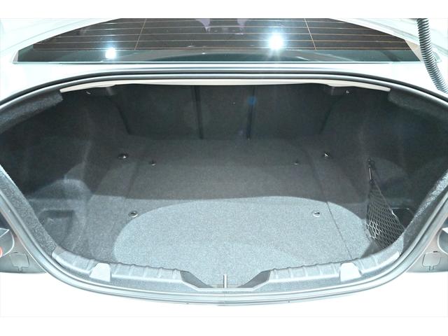 M2 コンペティション ワンオーナー/ハーマンカードン/純正Mパフォーマンスカーボンエアロ/アルピンホワイト/純正19インチAW/アダプティブLEDヘッドライト/Mスポーツブレーキ/シートヒーター/クルコン/バックカメラ(22枚目)