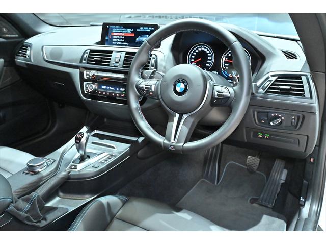 M2 コンペティション ワンオーナー/ハーマンカードン/純正Mパフォーマンスカーボンエアロ/アルピンホワイト/純正19インチAW/アダプティブLEDヘッドライト/Mスポーツブレーキ/シートヒーター/クルコン/バックカメラ(40枚目)