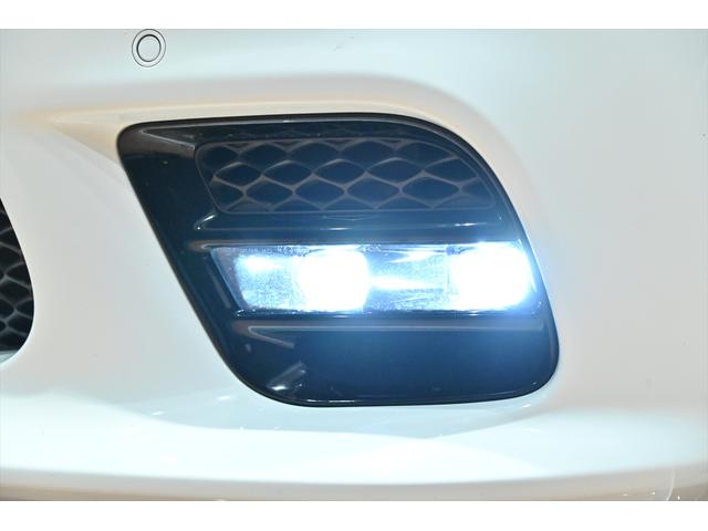 ジープ・グランドチェロキー ＳＲＴ８　ブライトホワイト／エアロパーツカスタム／ハーマンカードン／サンルーフ／アダプティブヘッドライト／オートハイビーム／ハーフレザーシート／シートベンチレーション／カーボンインテリア／専用２０インチＡＷ（30枚目）