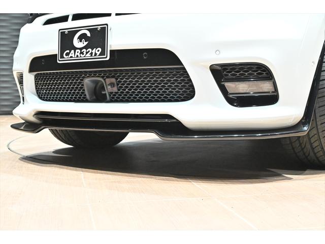 ジープ・グランドチェロキー ＳＲＴ８　ブライトホワイト／エアロパーツカスタム／ハーマンカードン／サンルーフ／アダプティブヘッドライト／オートハイビーム／ハーフレザーシート／シートベンチレーション／カーボンインテリア／専用２０インチＡＷ（34枚目）