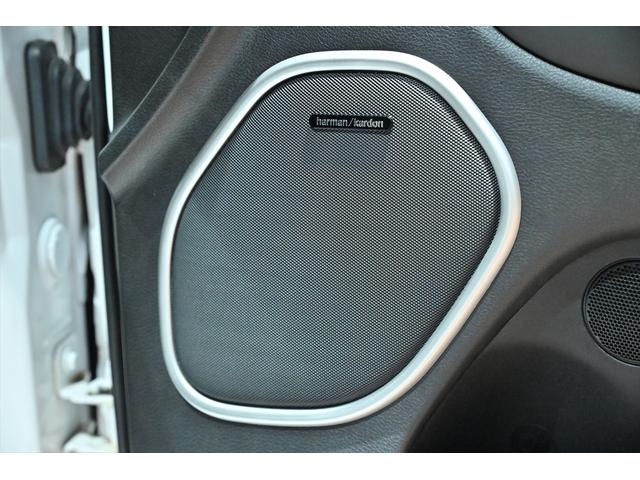 ジープ・グランドチェロキー ＳＲＴ８　ブライトホワイト／エアロパーツカスタム／ハーマンカードン／サンルーフ／アダプティブヘッドライト／オートハイビーム／ハーフレザーシート／シートベンチレーション／カーボンインテリア／専用２０インチＡＷ（53枚目）