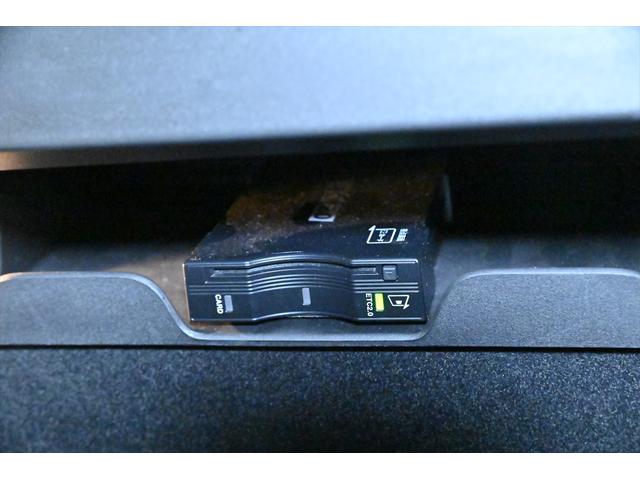 ジープ・グランドチェロキー ＳＲＴ８　ブライトホワイト／エアロパーツカスタム／ハーマンカードン／サンルーフ／アダプティブヘッドライト／オートハイビーム／ハーフレザーシート／シートベンチレーション／カーボンインテリア／専用２０インチＡＷ（54枚目）