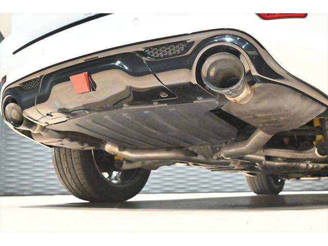 ジープ・グランドチェロキー ＳＲＴ８　ブライトホワイト／エアロパーツカスタム／ハーマンカードン／サンルーフ／アダプティブヘッドライト／オートハイビーム／ハーフレザーシート／シートベンチレーション／カーボンインテリア／専用２０インチＡＷ（64枚目）