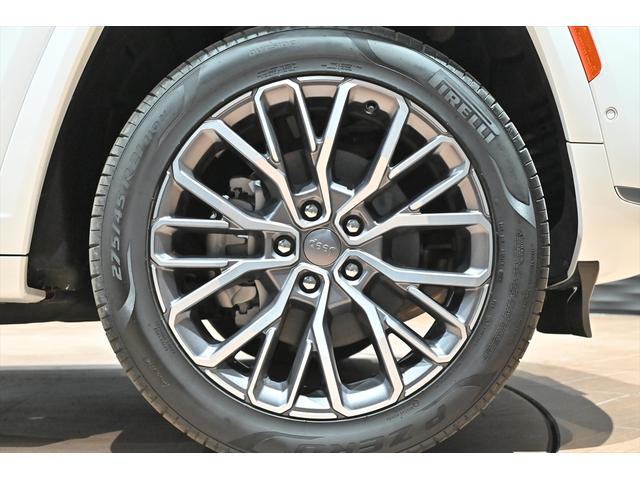 ジープ・グランドチェロキーL ワンオ-ナ-/マッキントッシュ/アラウンドビュ-モニタ-/エアサス/木目調インテリア/パノラマサンル-フ(12枚目)