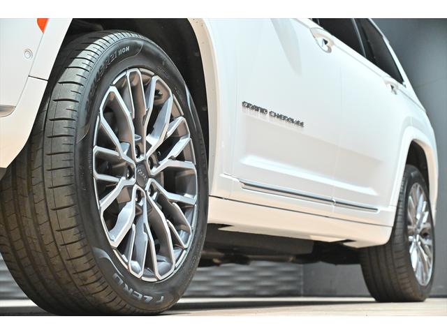 ジープ・グランドチェロキーL ワンオ-ナ-/マッキントッシュ/アラウンドビュ-モニタ-/エアサス/木目調インテリア/パノラマサンル-フ(13枚目)