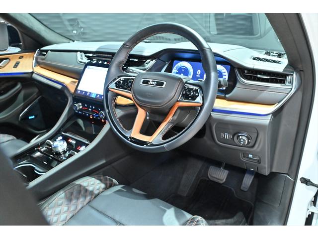 ジープ・グランドチェロキーL ワンオ-ナ-/マッキントッシュ/アラウンドビュ-モニタ-/エアサス/木目調インテリア/パノラマサンル-フ(36枚目)