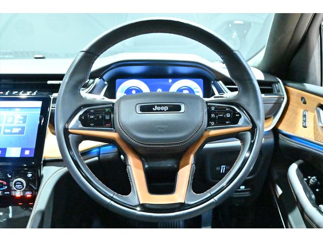 ジープ・グランドチェロキーL ワンオ-ナ-/マッキントッシュ/アラウンドビュ-モニタ-/エアサス/木目調インテリア/パノラマサンル-フ(37枚目)