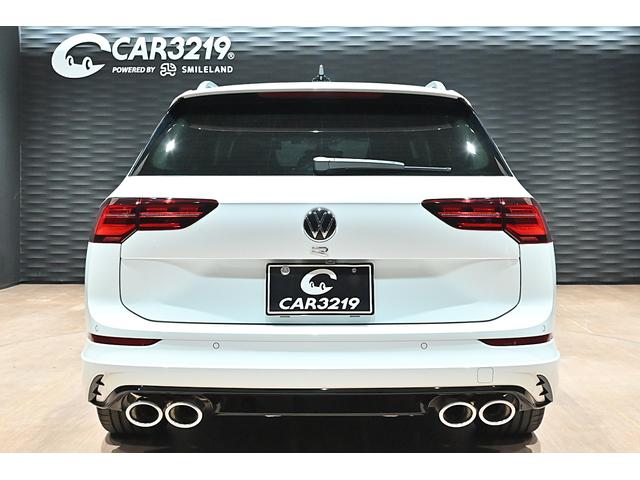 ゴルフＲヴァリアント ＴＳＩ　４モーション　ＤＣＣＰＫＧ／ピュアホワイト／純正ＯＰ１９インチＡＷ／アダプティブシャーシコントロール／専用エクステリア／専用レザーステアリング／専用ブルーキャリパー／ＩＱＬＩＧＨＴ／ＤｉｓｃｏｖｅｒＰｒｏ（7枚目）