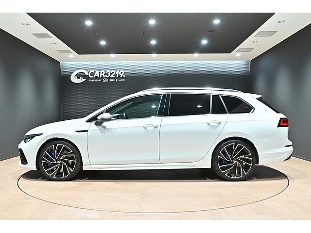 ゴルフＲヴァリアント ＴＳＩ　４モーション　ＤＣＣＰＫＧ／ピュアホワイト／純正ＯＰ１９インチＡＷ／アダプティブシャーシコントロール／専用エクステリア／専用レザーステアリング／専用ブルーキャリパー／ＩＱＬＩＧＨＴ／ＤｉｓｃｏｖｅｒＰｒｏ（11枚目）