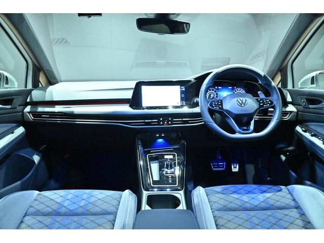 ゴルフＲヴァリアント ＴＳＩ　４モーション　ＤＣＣＰＫＧ／ピュアホワイト／純正ＯＰ１９インチＡＷ／アダプティブシャーシコントロール／専用エクステリア／専用レザーステアリング／専用ブルーキャリパー／ＩＱＬＩＧＨＴ／ＤｉｓｃｏｖｅｒＰｒｏ（21枚目）