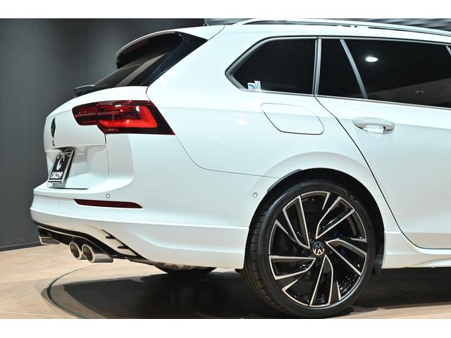 ゴルフＲヴァリアント ＴＳＩ　４モーション　ＤＣＣＰＫＧ／ピュアホワイト／純正ＯＰ１９インチＡＷ／アダプティブシャーシコントロール／専用エクステリア／専用レザーステアリング／専用ブルーキャリパー／ＩＱＬＩＧＨＴ／ＤｉｓｃｏｖｅｒＰｒｏ（27枚目）