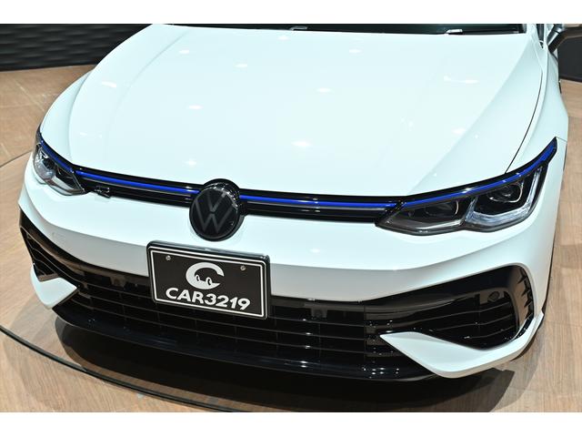 ゴルフＲヴァリアント ＴＳＩ　４モーション　ＤＣＣＰＫＧ／ピュアホワイト／純正ＯＰ１９インチＡＷ／アダプティブシャーシコントロール／専用エクステリア／専用レザーステアリング／専用ブルーキャリパー／ＩＱＬＩＧＨＴ／ＤｉｓｃｏｖｅｒＰｒｏ（28枚目）