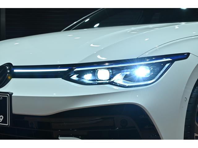 ゴルフＲヴァリアント ＴＳＩ　４モーション　ＤＣＣＰＫＧ／ピュアホワイト／純正ＯＰ１９インチＡＷ／アダプティブシャーシコントロール／専用エクステリア／専用レザーステアリング／専用ブルーキャリパー／ＩＱＬＩＧＨＴ／ＤｉｓｃｏｖｅｒＰｒｏ（30枚目）