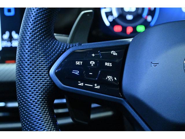 ゴルフＲヴァリアント ＴＳＩ　４モーション　ＤＣＣＰＫＧ／ピュアホワイト／純正ＯＰ１９インチＡＷ／アダプティブシャーシコントロール／専用エクステリア／専用レザーステアリング／専用ブルーキャリパー／ＩＱＬＩＧＨＴ／ＤｉｓｃｏｖｅｒＰｒｏ（42枚目）