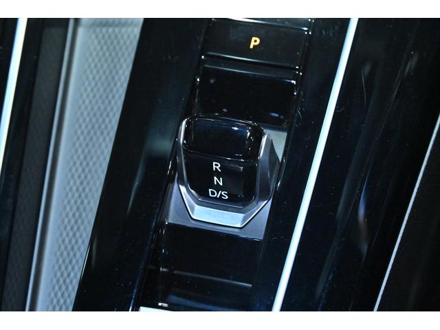 ゴルフＲヴァリアント ＴＳＩ　４モーション　ＤＣＣＰＫＧ／ピュアホワイト／純正ＯＰ１９インチＡＷ／アダプティブシャーシコントロール／専用エクステリア／専用レザーステアリング／専用ブルーキャリパー／ＩＱＬＩＧＨＴ／ＤｉｓｃｏｖｅｒＰｒｏ（52枚目）