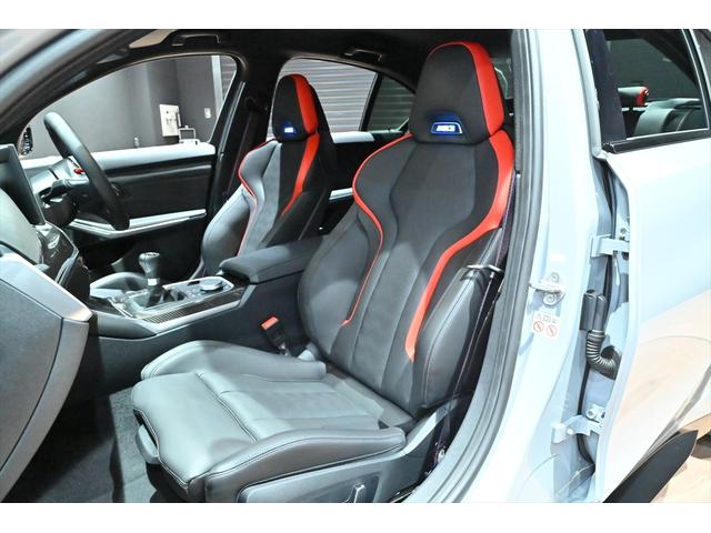 Ｍ３ Ｍ３　ＭＴファイナル・エディション　国内１５０台／ブルックリングレー５０台限定／鍛造８２６ＭゴールドブロンズＡＷ／黒レザー／ハーマンカードン／カーボンインテリア／Ｍスポーツエキゾースト／全周囲カメラ／ＡｐｐｌｅＣａｒＰｌａｙ／ＨＵＤ（17枚目）