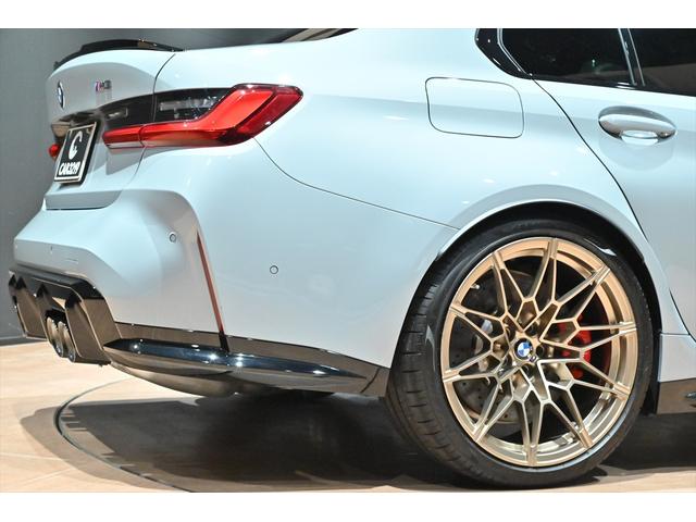 Ｍ３ Ｍ３　ＭＴファイナル・エディション　国内１５０台／ブルックリングレー５０台限定／鍛造８２６ＭゴールドブロンズＡＷ／黒レザー／ハーマンカードン／カーボンインテリア／Ｍスポーツエキゾースト／全周囲カメラ／ＡｐｐｌｅＣａｒＰｌａｙ／ＨＵＤ（25枚目）