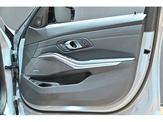 Ｍ３ Ｍ３　ＭＴファイナル・エディション　国内１５０台／ブルックリングレー５０台限定／鍛造８２６ＭゴールドブロンズＡＷ／黒レザー／ハーマンカードン／カーボンインテリア／Ｍスポーツエキゾースト／全周囲カメラ／ＡｐｐｌｅＣａｒＰｌａｙ／ＨＵＤ（56枚目）