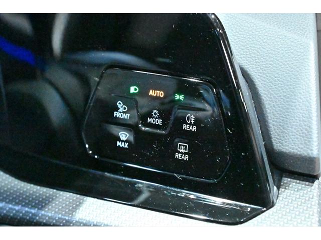 ゴルフＲ ベースグレード　ワンオ－ナ－／純正１９インチＡＷ／純正ドライブレコーダー前後／オートライト／ＢＳＭ／ＨＵＤ／Ｒ専用ハーフレザ－シ－ト／シ－トヒーター（56枚目）