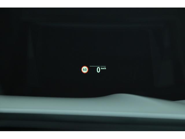 ８シリーズ Ｍ８５０ｉ　ｘＤｒｉｖｅクーペ　ミネラルホワイト／カーボンルーフ／タルトゥーフォ・ブラックレザー／ドライビングアシストＰ／Ｈ＆Ｋサウンドシステム／パーキングアシスト／ＡＣＣ／ＢＳＭ／ＨＵＤ／シートヒーター＆クーラー／レーザーライト（3枚目）