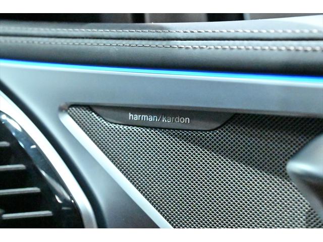 ８シリーズ Ｍ８５０ｉ　ｘＤｒｉｖｅクーペ　ミネラルホワイト／カーボンルーフ／タルトゥーフォ・ブラックレザー／ドライビングアシストＰ／Ｈ＆Ｋサウンドシステム／パーキングアシスト／ＡＣＣ／ＢＳＭ／ＨＵＤ／シートヒーター＆クーラー／レーザーライト（4枚目）