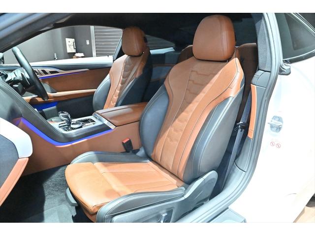 ８シリーズ Ｍ８５０ｉ　ｘＤｒｉｖｅクーペ　ミネラルホワイト／カーボンルーフ／タルトゥーフォ・ブラックレザー／ドライビングアシストＰ／Ｈ＆Ｋサウンドシステム／パーキングアシスト／ＡＣＣ／ＢＳＭ／ＨＵＤ／シートヒーター＆クーラー／レーザーライト（18枚目）