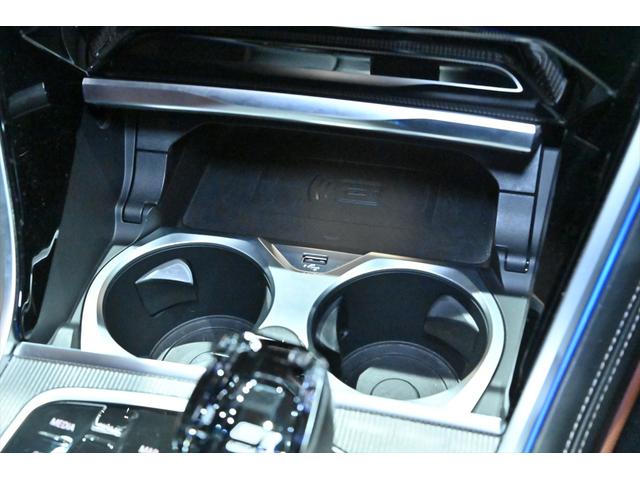 ８シリーズ Ｍ８５０ｉ　ｘＤｒｉｖｅクーペ　ミネラルホワイト／カーボンルーフ／タルトゥーフォ・ブラックレザー／ドライビングアシストＰ／Ｈ＆Ｋサウンドシステム／パーキングアシスト／ＡＣＣ／ＢＳＭ／ＨＵＤ／シートヒーター＆クーラー／レーザーライト（48枚目）