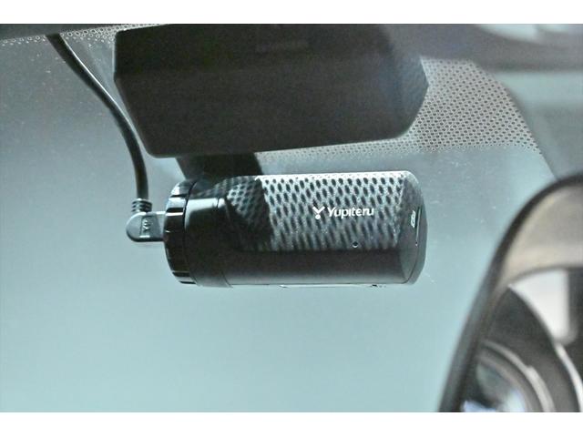 ８シリーズ Ｍ８５０ｉ　ｘＤｒｉｖｅクーペ　ミネラルホワイト／カーボンルーフ／タルトゥーフォ・ブラックレザー／ドライビングアシストＰ／Ｈ＆Ｋサウンドシステム／パーキングアシスト／ＡＣＣ／ＢＳＭ／ＨＵＤ／シートヒーター＆クーラー／レーザーライト（50枚目）