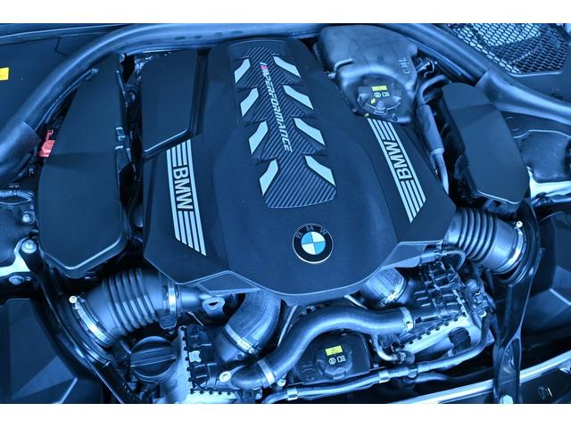 ８シリーズ Ｍ８５０ｉ　ｘＤｒｉｖｅクーペ　ミネラルホワイト／カーボンルーフ／タルトゥーフォ・ブラックレザー／ドライビングアシストＰ／Ｈ＆Ｋサウンドシステム／パーキングアシスト／ＡＣＣ／ＢＳＭ／ＨＵＤ／シートヒーター＆クーラー／レーザーライト（60枚目）