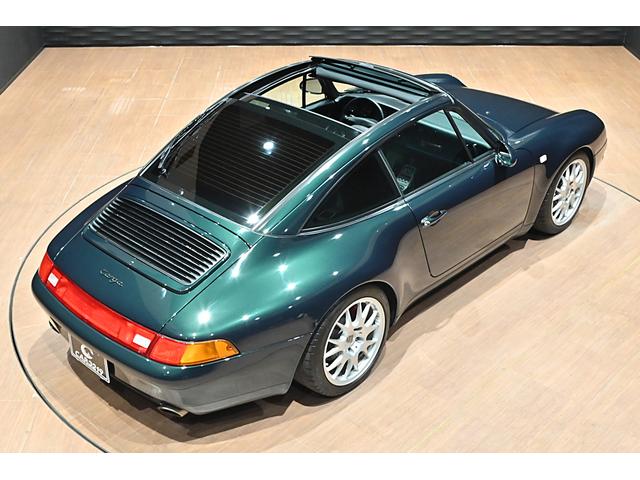 911 911タルガ 左ハンドル 電動スライディングトップタルガルーフリアワイパー アクティブリアスポイラー ツインエキゾーストパイプ レッドブレーキキャリパー 電動サンシェード 純正17インチAW(8枚目)