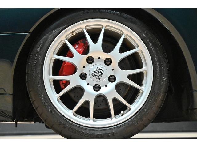 911 911タルガ 左ハンドル 電動スライディングトップタルガルーフリアワイパー アクティブリアスポイラー ツインエキゾーストパイプ レッドブレーキキャリパー 電動サンシェード 純正17インチAW(11枚目)