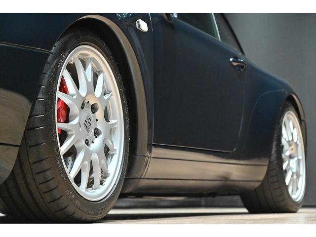 911 911タルガ 左ハンドル 電動スライディングトップタルガルーフリアワイパー アクティブリアスポイラー ツインエキゾーストパイプ レッドブレーキキャリパー 電動サンシェード 純正17インチAW(12枚目)