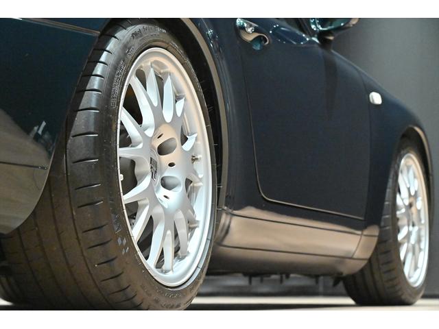 911 911タルガ 左ハンドル 電動スライディングトップタルガルーフリアワイパー アクティブリアスポイラー ツインエキゾーストパイプ レッドブレーキキャリパー 電動サンシェード 純正17インチAW(13枚目)