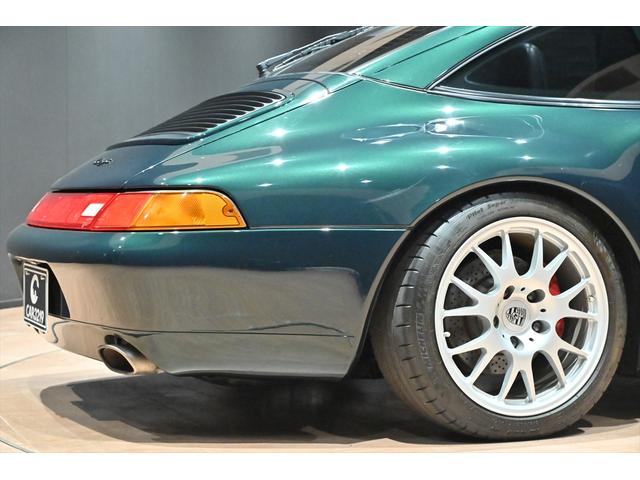 911 911タルガ 左ハンドル 電動スライディングトップタルガルーフリアワイパー アクティブリアスポイラー ツインエキゾーストパイプ レッドブレーキキャリパー 電動サンシェード 純正17インチAW(20枚目)