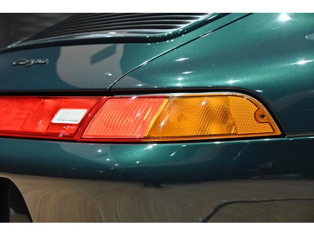 911 911タルガ 左ハンドル 電動スライディングトップタルガルーフリアワイパー アクティブリアスポイラー ツインエキゾーストパイプ レッドブレーキキャリパー 電動サンシェード 純正17インチAW(23枚目)