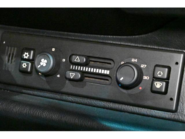 911 911タルガ 左ハンドル 電動スライディングトップタルガルーフリアワイパー アクティブリアスポイラー ツインエキゾーストパイプ レッドブレーキキャリパー 電動サンシェード 純正17インチAW(35枚目)