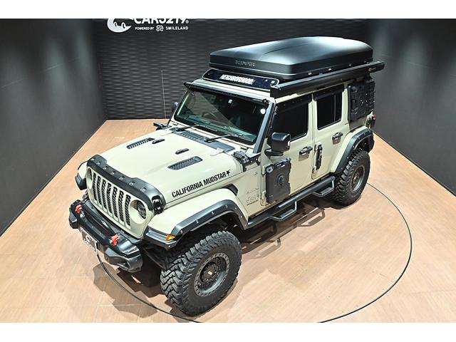 ジープ・ラングラーアンリミテッド リミテッドＥＤウィズサンライダフリップＴフォーハドＴ　ゴビカラー／テールゲートテーブル／ＴＥＱＵＩＳＯＮスペアタンク／カリフォルニアマッドスタージュリカン／ラフカントリーステアリングダンパー／ＡＲＢサイドオーニング／アイキャンパ－ルーフテント（8枚目）