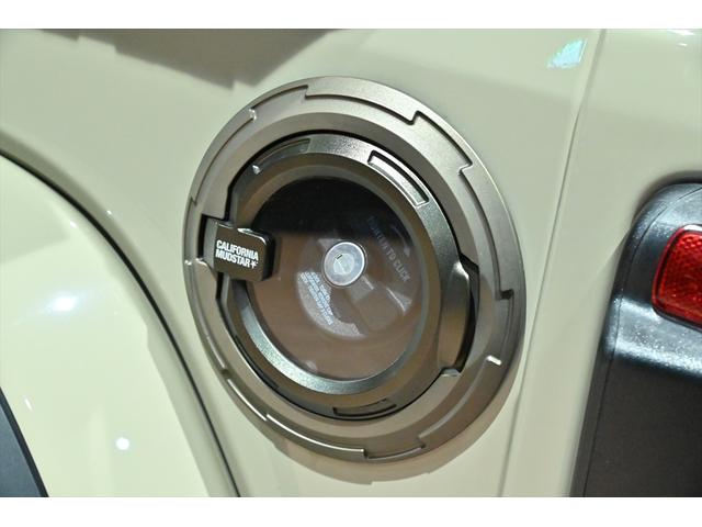 ジープ・ラングラーアンリミテッド リミテッドＥＤウィズサンライダフリップＴフォーハドＴ　ゴビカラー／テールゲートテーブル／ＴＥＱＵＩＳＯＮスペアタンク／カリフォルニアマッドスタージュリカン／ラフカントリーステアリングダンパー／ＡＲＢサイドオーニング／アイキャンパ－ルーフテント（32枚目）