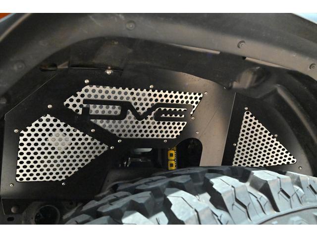 ジープ・ラングラーアンリミテッド リミテッドＥＤウィズサンライダフリップＴフォーハドＴ　ゴビカラー／テールゲートテーブル／ＴＥＱＵＩＳＯＮスペアタンク／カリフォルニアマッドスタージュリカン／ラフカントリーステアリングダンパー／ＡＲＢサイドオーニング／アイキャンパ－ルーフテント（33枚目）