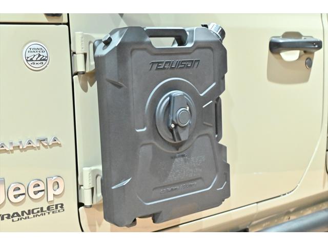 ジープ・ラングラーアンリミテッド リミテッドＥＤウィズサンライダフリップＴフォーハドＴ　ゴビカラー／テールゲートテーブル／ＴＥＱＵＩＳＯＮスペアタンク／カリフォルニアマッドスタージュリカン／ラフカントリーステアリングダンパー／ＡＲＢサイドオーニング／アイキャンパ－ルーフテント（56枚目）