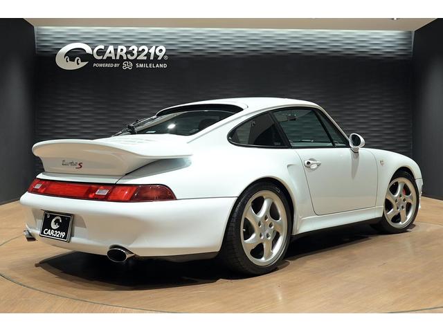 911 911ターボ 430馬力/SR/黒革/パワーシート/リアフェンダーダクト付き/大型ターボウイング/リアワイパー/レッドキャリパー/ハイパフォーマンスブレーキ/強化サスペンション/18インチ中空AW/純正マフラー(2枚目)