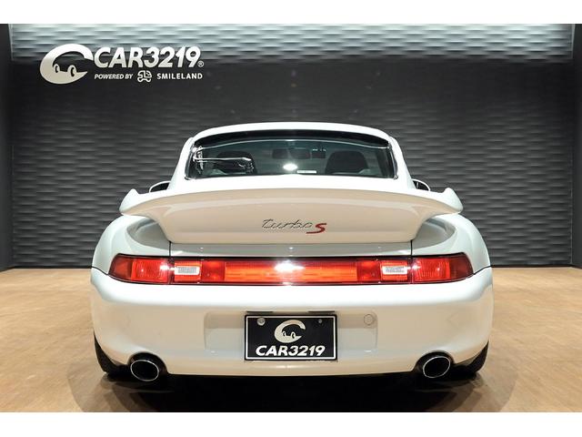 911 911ターボ 430馬力/SR/黒革/パワーシート/リアフェンダーダクト付き/大型ターボウイング/リアワイパー/レッドキャリパー/ハイパフォーマンスブレーキ/強化サスペンション/18インチ中空AW/純正マフラー(5枚目)