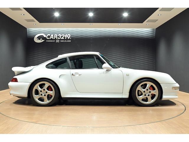 911 911ターボ 430馬力/SR/黒革/パワーシート/リアフェンダーダクト付き/大型ターボウイング/リアワイパー/レッドキャリパー/ハイパフォーマンスブレーキ/強化サスペンション/18インチ中空AW/純正マフラー(8枚目)