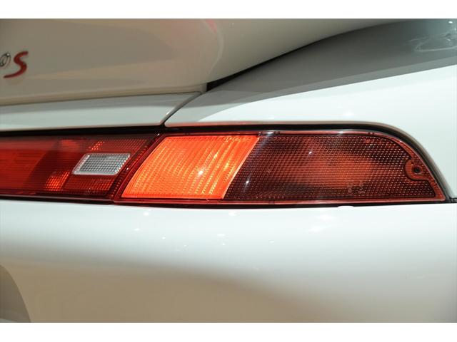 911 911ターボ 430馬力/SR/黒革/パワーシート/リアフェンダーダクト付き/大型ターボウイング/リアワイパー/レッドキャリパー/ハイパフォーマンスブレーキ/強化サスペンション/18インチ中空AW/純正マフラー(21枚目)