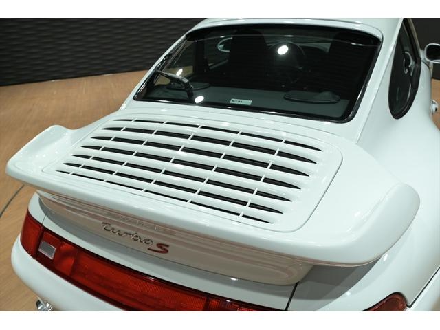 911 911ターボ 430馬力/SR/黒革/パワーシート/リアフェンダーダクト付き/大型ターボウイング/リアワイパー/レッドキャリパー/ハイパフォーマンスブレーキ/強化サスペンション/18インチ中空AW/純正マフラー(22枚目)