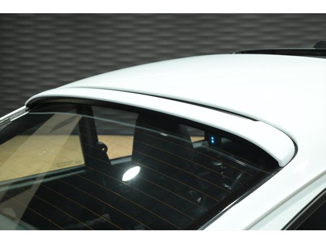 911 911ターボ 430馬力/SR/黒革/パワーシート/リアフェンダーダクト付き/大型ターボウイング/リアワイパー/レッドキャリパー/ハイパフォーマンスブレーキ/強化サスペンション/18インチ中空AW/純正マフラー(26枚目)