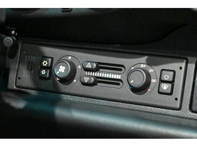 911 911ターボ 430馬力/SR/黒革/パワーシート/リアフェンダーダクト付き/大型ターボウイング/リアワイパー/レッドキャリパー/ハイパフォーマンスブレーキ/強化サスペンション/18インチ中空AW/純正マフラー(43枚目)